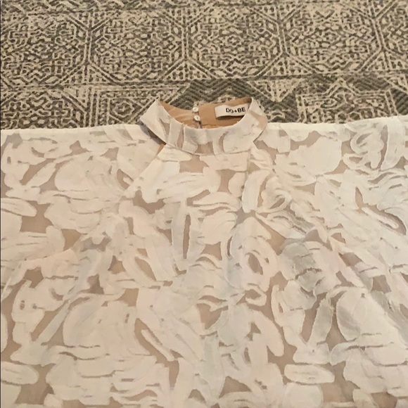 DO + BE White High Neck Shift Dress - Picture 3 of 9